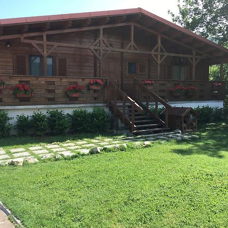 Chalet Dei Parchi Bed and Breakfast Saracinesco Eksteriør billede