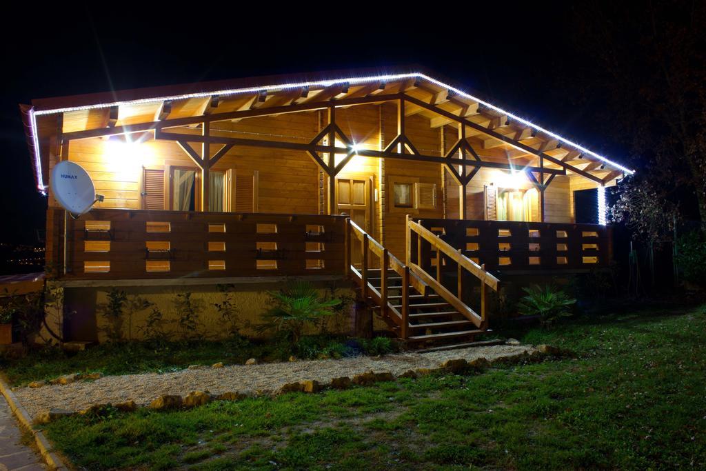 Chalet Dei Parchi Bed and Breakfast Saracinesco Eksteriør billede