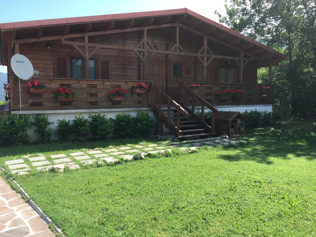 Chalet Dei Parchi Bed and Breakfast Saracinesco Eksteriør billede